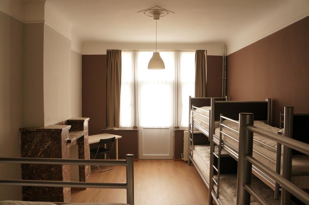 Es Hostel Saint-Gilles Eksteriør bilde