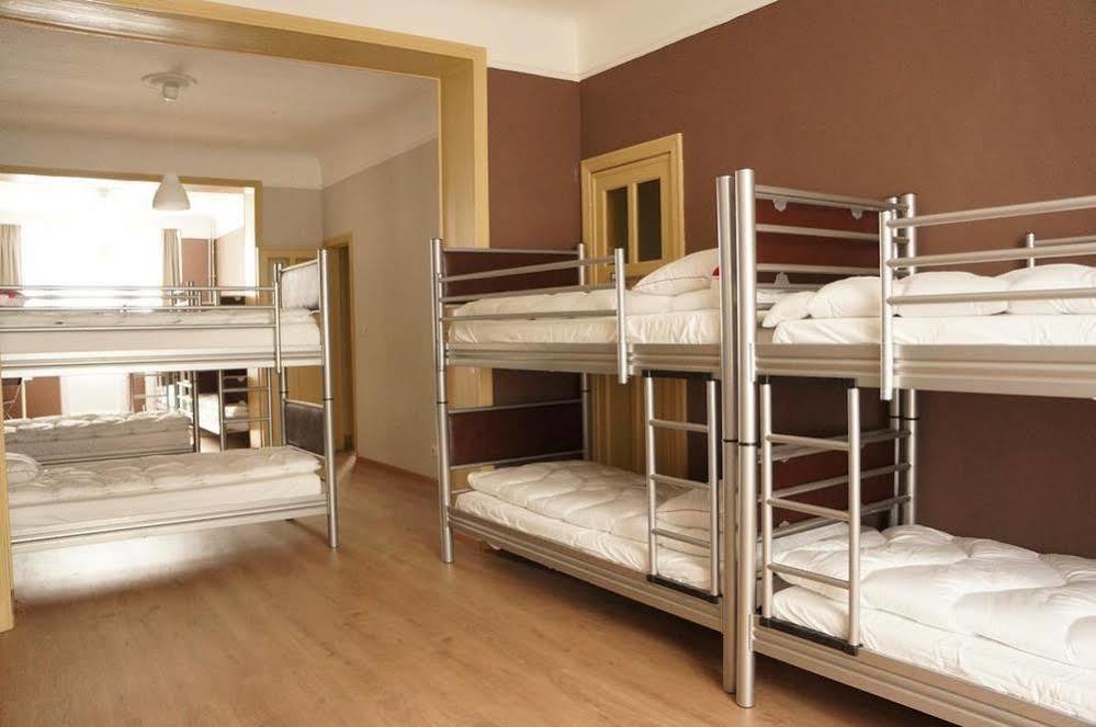Es Hostel Saint-Gilles Eksteriør bilde